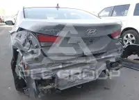 2015 Hyundai Elantra photo