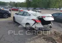 2015 Hyundai Elantra photo