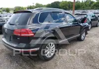 2015 Volkswagen Touareg photo