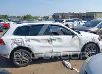 2015 Volkswagen Touareg photo