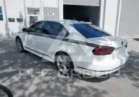 2015 Volkswagen Passat photo