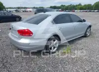 2015 Volkswagen Passat photo