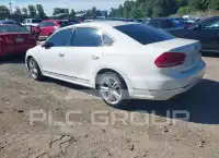 2015 Volkswagen Passat photo