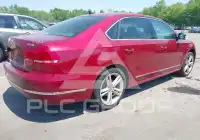 2015 Volkswagen Passat photo