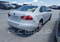 2015 Volkswagen Passat photo