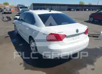 2015 Volkswagen Passat photo