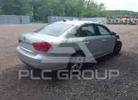 2015 Volkswagen Passat photo