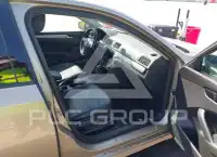 2015 Volkswagen Passat photo
