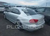 2015 Volkswagen Passat photo