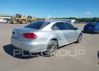 2015 Volkswagen Passat photo