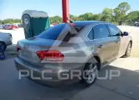 2015 Volkswagen Passat photo
