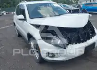 2015 Volkswagen Tiguan фото