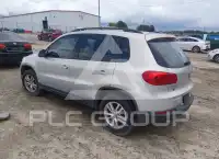 2015 Volkswagen Tiguan photo