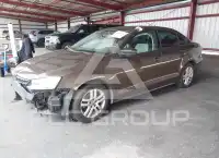 2015 Volkswagen Jetta photo