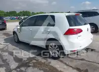2015 Volkswagen GOLF photo