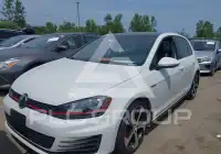 2015 Volkswagen GOLF photo