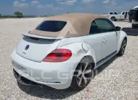 2015 Volkswagen BEETLE photo