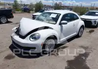2015 Volkswagen BEETLE photo