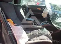2016 Nissan ROGUE photo