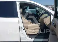 2016 Nissan PATHFINDER photo