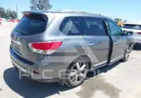 2016 Nissan PATHFINDER photo
