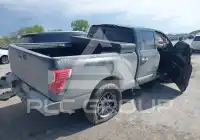 2016 Nissan TITAN фото