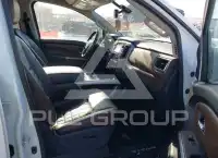 2016 Nissan TITAN photo
