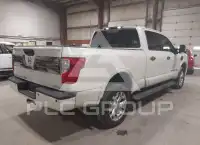 2016 Nissan TITAN фото