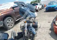 2016 Harley-Davidson FLHX photo