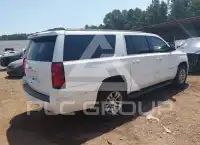 2016 Chevrolet Suburan photo