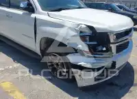 2016 Chevrolet Suburan photo