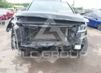 2016 Chevrolet Suburan photo