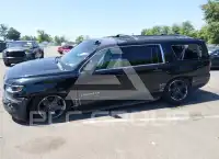 2016 Chevrolet Suburan photo