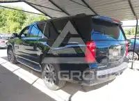 2016 Chevrolet Suburan photo
