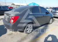 2016 Chevrolet Sonic фото