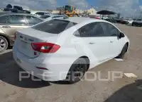 2016 Chevrolet Cruze photo