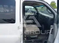 2016 Chevrolet Express фото