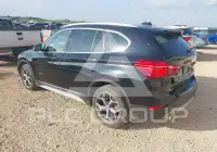 2016 BMW X1 фото