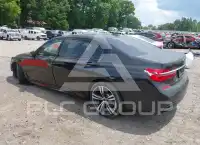 2016 BMW 750 фото