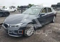 2016 BMW 750 фото