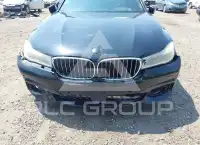 2016 BMW 750 фото