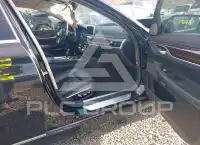 2016 BMW 750 photo