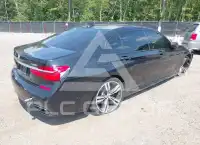 2016 BMW 750 фото