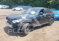 2016 Infinity QX70 photo