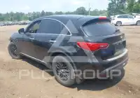 2016 Infinity QX70 photo