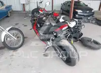 2016 Suzuki GSX-S фото