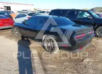 2016 Dodge CHALLENGER photo