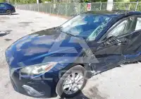 2016 Mazda 3 photo