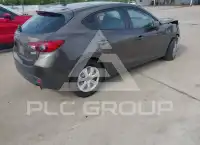 2016 Mazda 3 photo