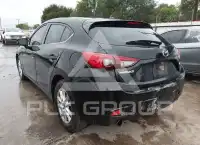 2016 Mazda 3 photo